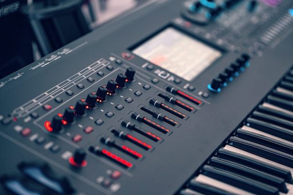 Quels sont les meilleurs claviers mécaniques avec repose-poignet pour les écrivains?